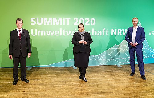 v.l.n.r.:, Eckhard Forst (Vorstandsvorsitzender NRW.BANK), Ursula Heinen-Esser (Ministerin für Umwelt, Landwirtschaft, Natur- und Verbraucherschutz des Landes Nordrhein-Westfalen und Tobias Häusler (Moderator)